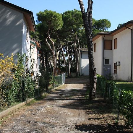 Villaggio Solveig Family Apartments Lido di Jesolo Bagian luar foto